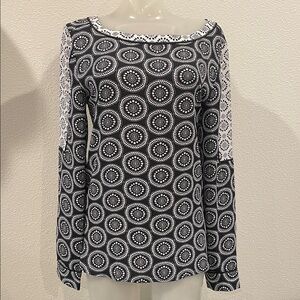 LOFT Black and White Patterned Long Sleeve Blouse